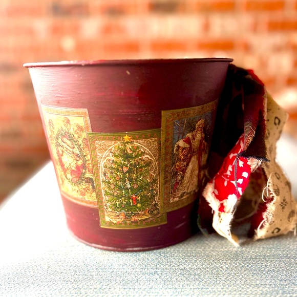 2 Vintage  Rustic Christmas Baskets Pails Planters Handmade 6.5 inches - Picture 5 of 9